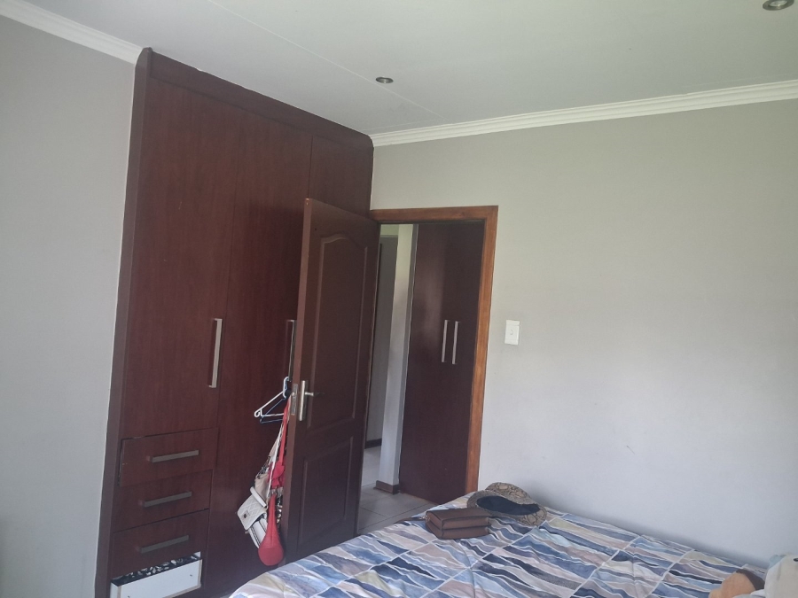 To Let 3 Bedroom Property for Rent in Hillside Free State